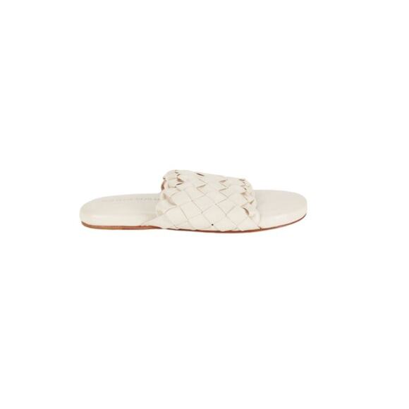 $1,195 NIB Bottega White Veneta Weave Cassette Leather Sandals Size 42(9)